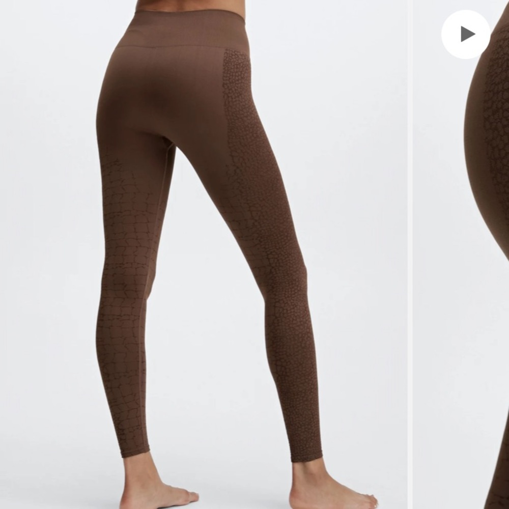 Fabletics high waisted seamless reptile legging
